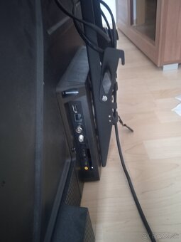 nastenny Televizor TCL - 2