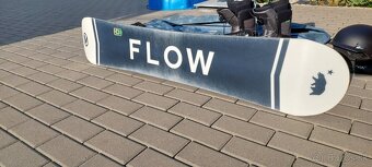 Snowboard FLOW + výstroj - 2