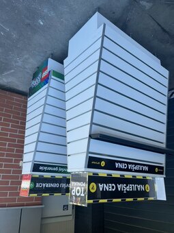 prezentačné regále obchodné stojany - 2