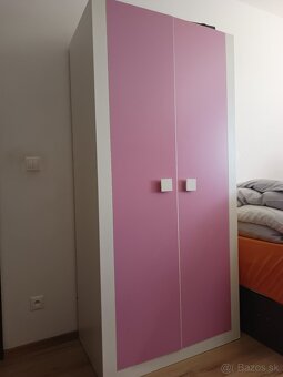 Skriňa a stôl - 2