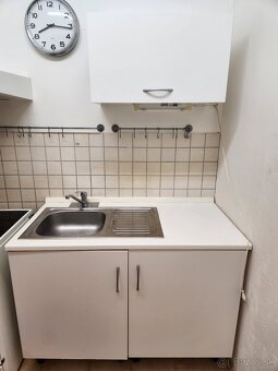 REZERVOVANÁ Darujem kuchynskú linku. - 2