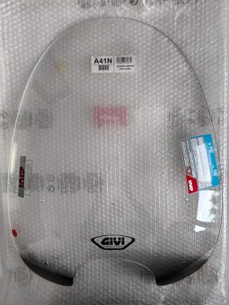 Plexi+montážny kit GIVI na HONDA Shadow 750 r.2004-2014 - 2