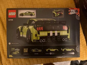 Predám LEGO® Technic 42138 Ford Mustang Shelby® GT500® - 2