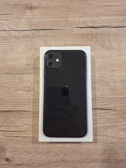 Apple iPhone 11 64GB - 2