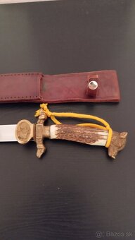 Poľovnícky nôž na predaj. - 2