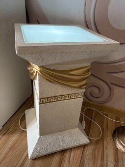 Svietiaci grécky stĺp - 2