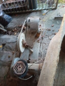 Mlynček na mäso elektrický - 2