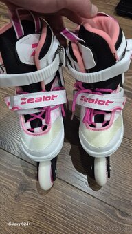 Predam detske kolieskove korcule + chranice - 2