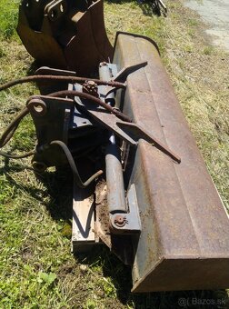 Predám hydraulicku svahovaciu ližicu - 2