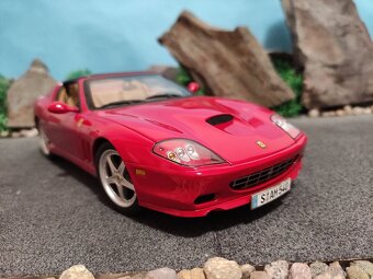 Prodám model 1:18 Ferrari 575 superamerica - 2