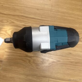Makita DTW1002Z rázový uťahovač + batéria - 2