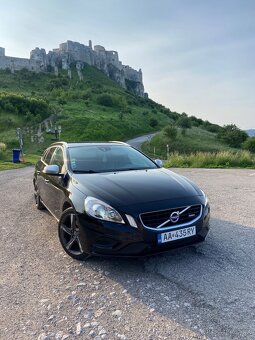 Volvo V60 D4 R-Design Automat - 5 válec - 2