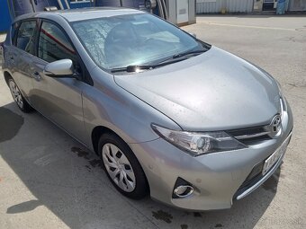 Predám Toyota Auris 1.6 97kw M6 - 2