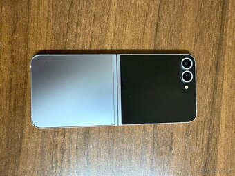 Samsung Galaxy Z Flip 6 - 2