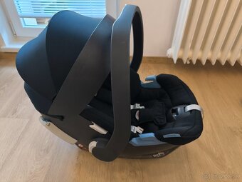 Cybex Aton 5 s Isofix základňou - 2