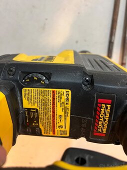 DeWALT Aku kombinované kladivo - 2