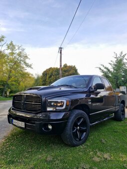 Dodge RAM 1500 5.7 HEMI - 2