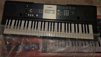 Yamaha YPT-220 - 2