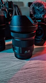 Panasonic Lumix S 20-60mm f/3.5-5.6
- 2