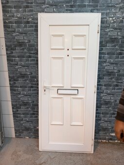 Plastové dvere č.206.  85x205cm P - 2