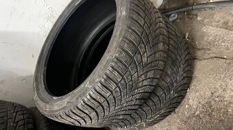 Predám zimné pneumatiky 225/40 r18 - 2