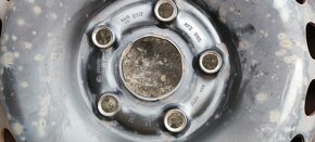 plechové disky so zimným obutím - 2