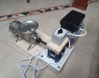 Predám elektrický mlynček na mäso - 2