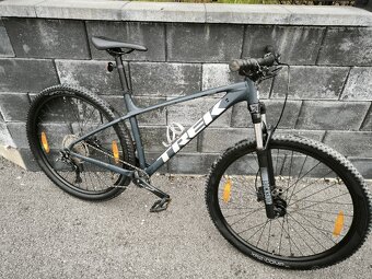 Trek Marlin 7 tmavomodrá - 2