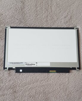 LCD 11.6 HD SLIM 30 PIN S úchytom - 2