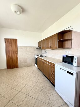 3 izbový byt s dvoj-balkónom v blízkosti centra mesta - 2