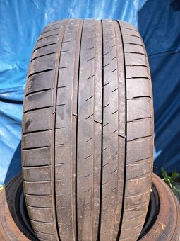 Ponúkam 2 letné pneumatiky Michelin Pilot 235/45 R18 - 2