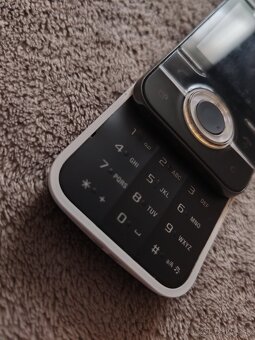 Sony ericsson Yari u100i - RETRO - 2