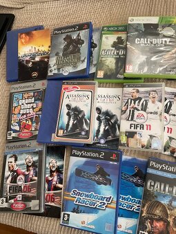 Playstation obaly + manualy - 2