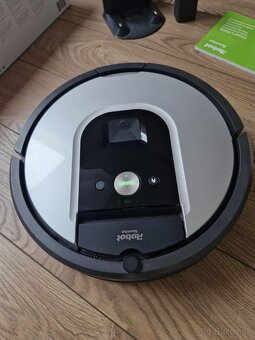 Robotický vysávač iRobot Roomba 965 - 2