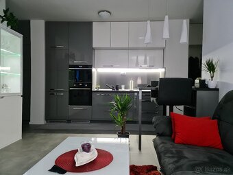 Predám 3 izbový byt v Nižnej 58 m2 - 2