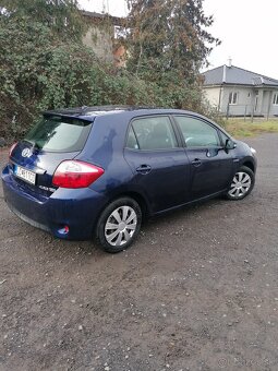 Toyota Auris Hybrid 2011 - 2