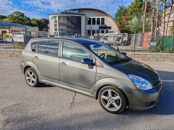 Toyota Corolla Verso - 2