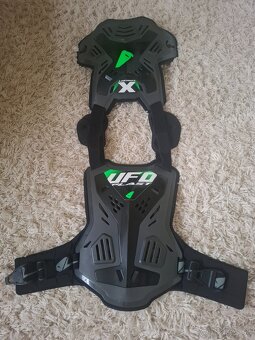 Hrudný chránič - 2