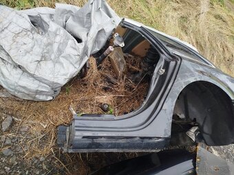 Audi A4 B8 kombi ľavý zadný blatník 100€ - 2