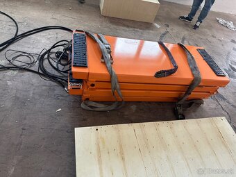 Zdvihak 3500 kg nový - 2