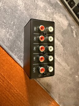 Cinch RCA simple mixer - 2