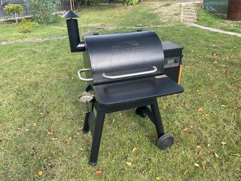 Predam peletovy gril Traeger Pro 575 - 2