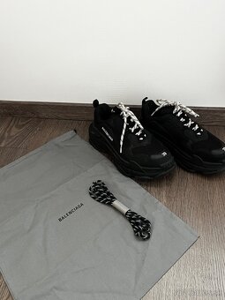 Balenciaga Triple S Black - 2