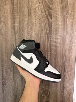 Pánske topánky Nike Air Jordan 1 Mid - 2
