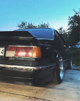 BMW e24 635csi manuál m packet/ technic - 2