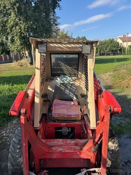 Šmykom riadený nakladač GEHL 3510 - 2