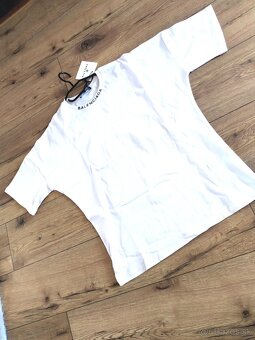 Tricko B A L E N C I A G A - 2