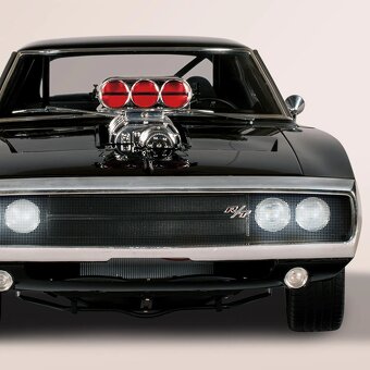 Dodge Charger R/T 1:8 - 2