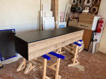 Skrinka pod televízor - 2