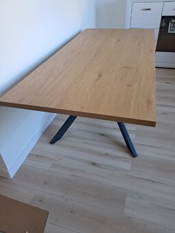 Jedalensky stôl - 2